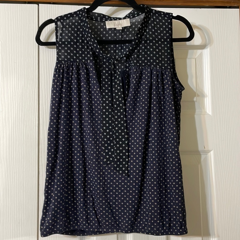 LOFT. Sleeveless Top size Small. 70% rayon-30% lyocell. Stretchy & lightweight